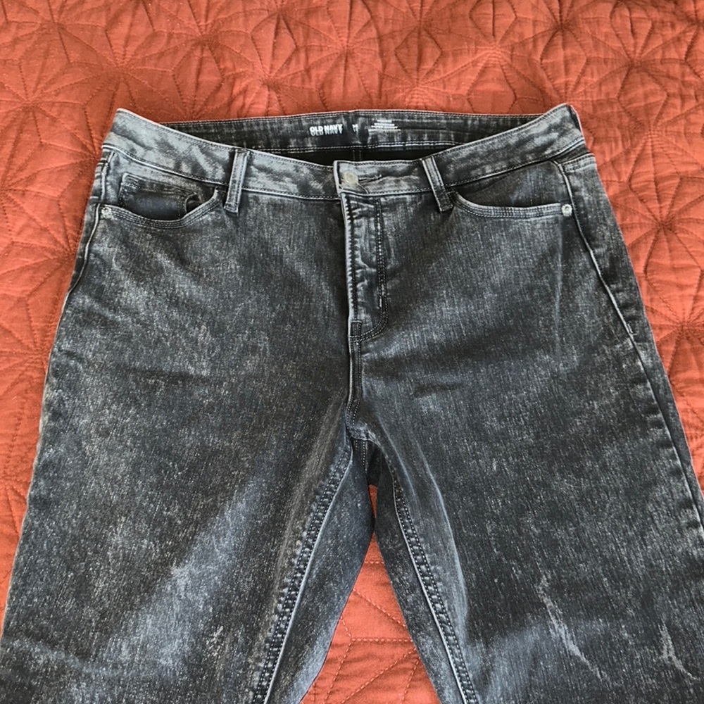 Size 14 Old Navy High-Rise Rockstar Super Skinny- Color: Black Stonewash